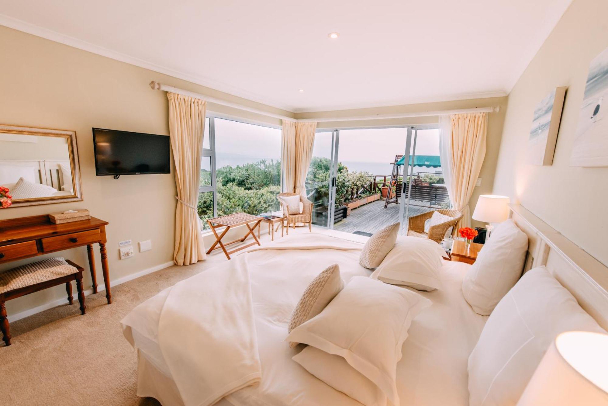 Dolphins' Playground Beachfront B&B Plettenberg Bay Room photo