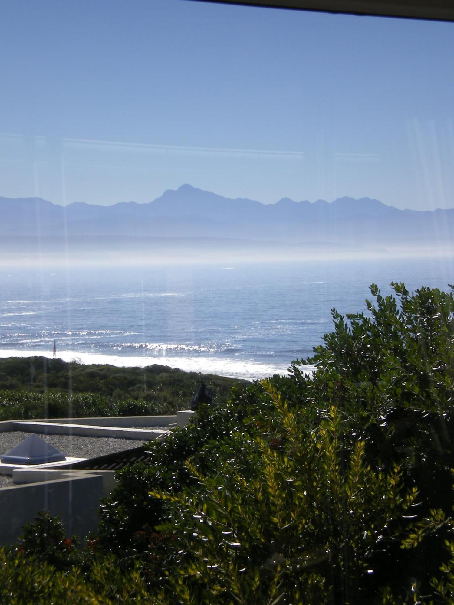 Dolphins' Playground Beachfront B&B Plettenberg Bay Room photo