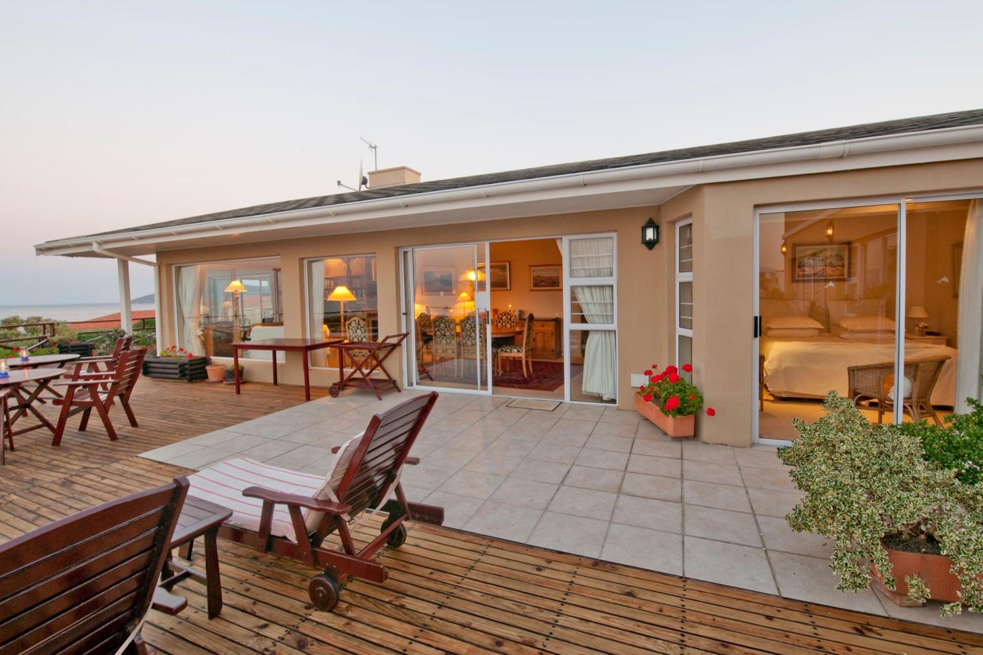 Dolphins' Playground Beachfront B&B Plettenberg Bay Exterior photo