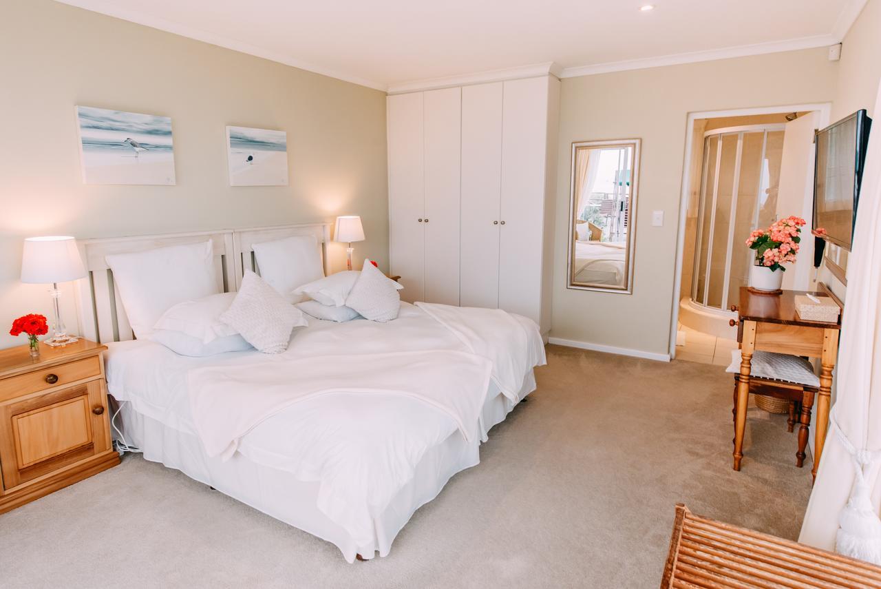 Dolphins' Playground Beachfront B&B Plettenberg Bay Exterior photo